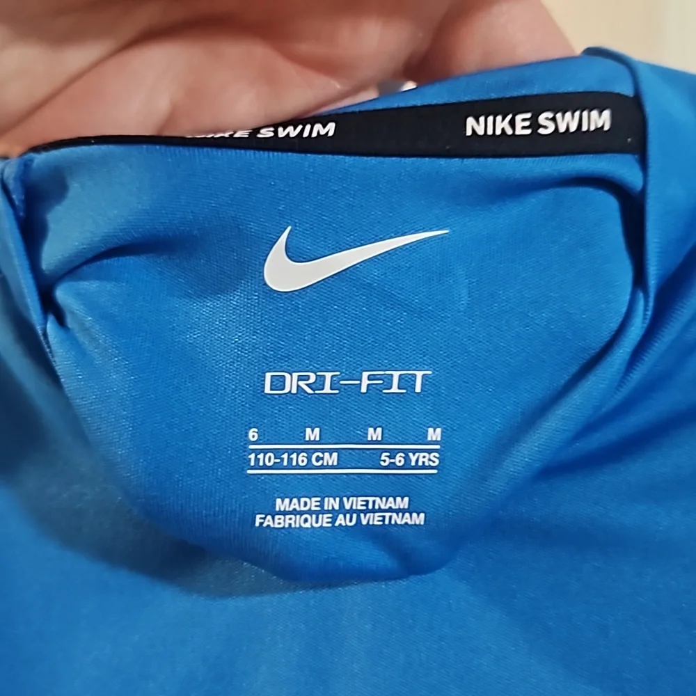 NIKE BOYS CRAB SWOOSH HYDROGUARD: BLUE: NEW WITH TAGS: SIZE 6